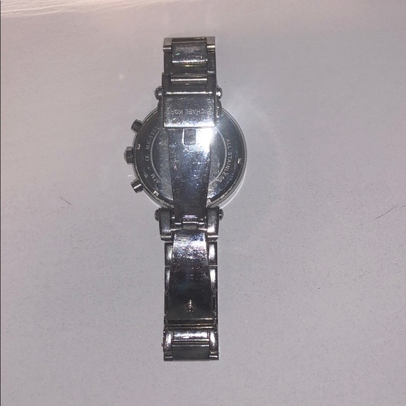 Michael Kors silver watch with crystals - Picture 3 of 4
